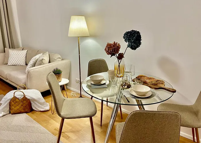 Zentrales Apartment Mit Balkon